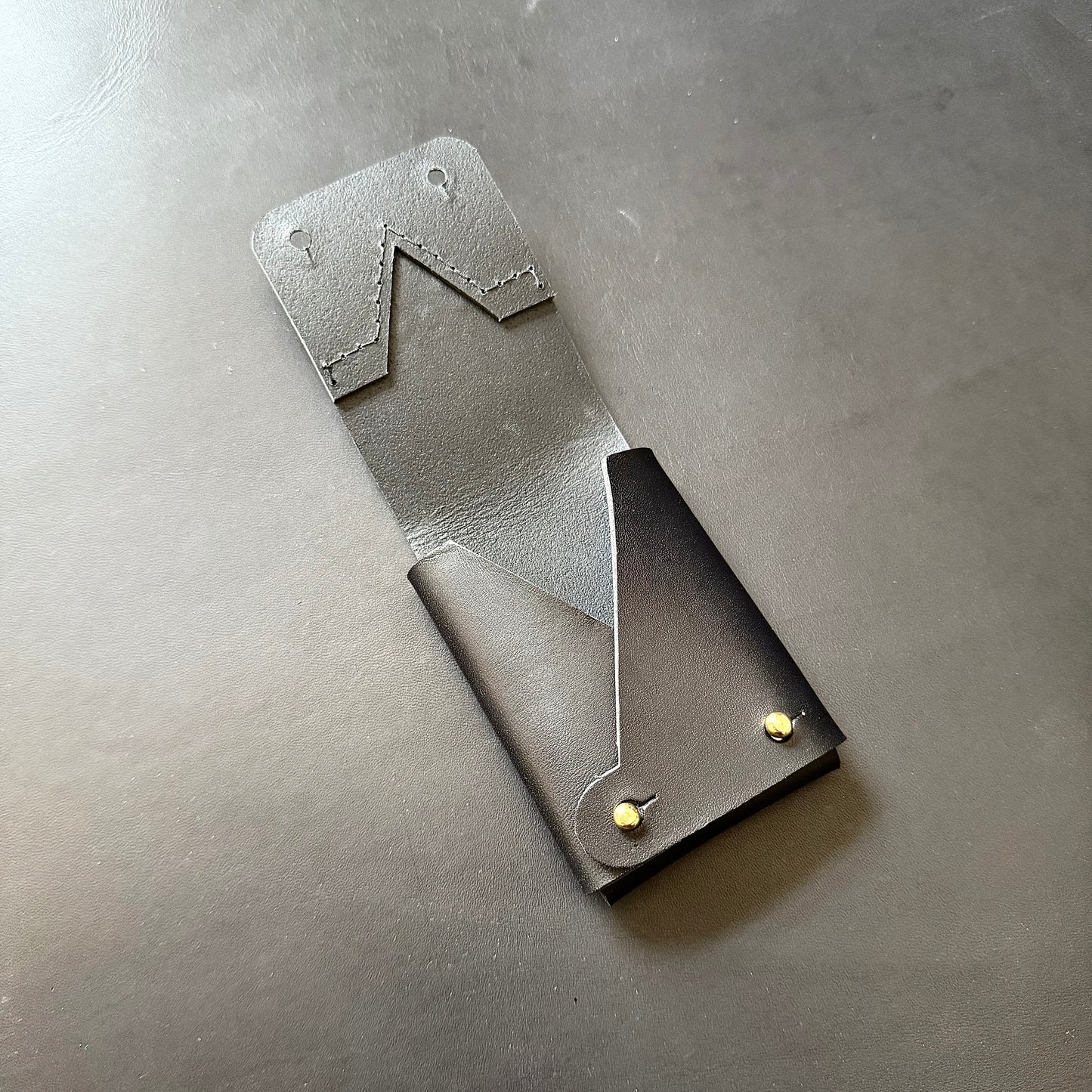 Morningstar | Leather wallet | Dual Leather stitched details